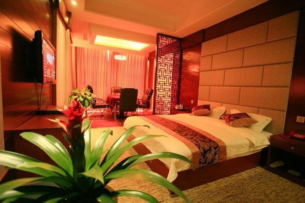 Konggang Holidy Hotel Shuangliu Chengdu Esterno foto